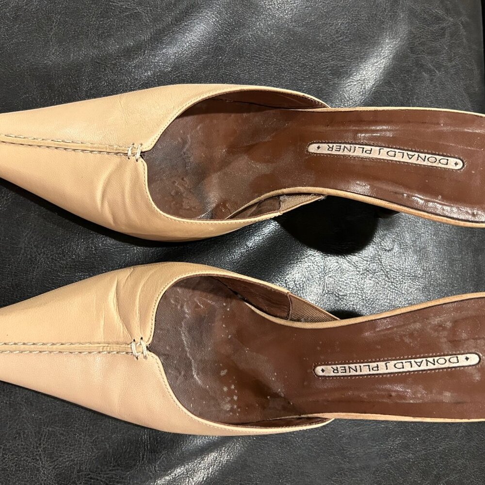 Donald J Pliner Kitten Heels